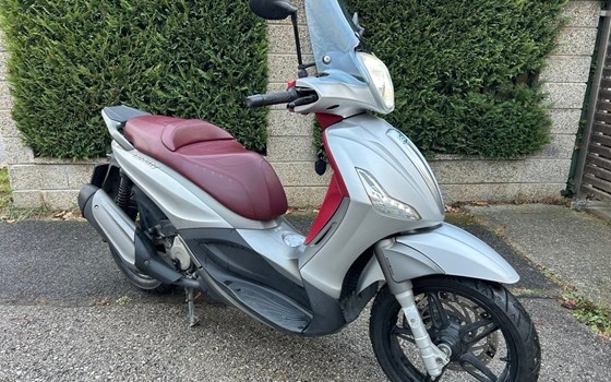 Gebrauchtmotorrad Piaggio Beverly 350ie Sport Touring - Bild 7