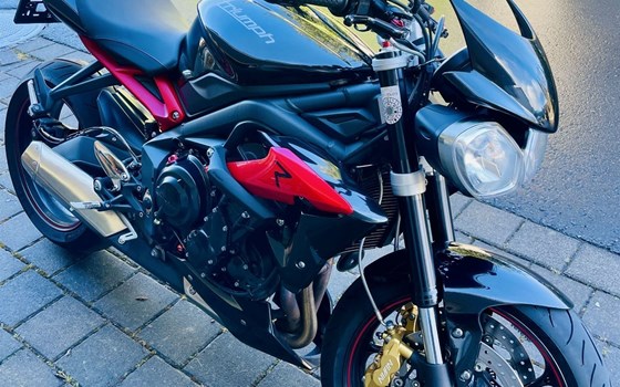 Gebrauchtmotorrad Triumph Street Triple 675 R - Bild 1
