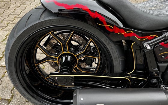 Gebrauchtmotorrad Harley-Davidson Softail Breakout 114 FXBRS - Bild 6