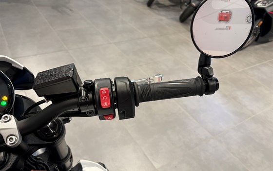 Gebrauchtmotorrad Triumph Trident 660 - Bild 9