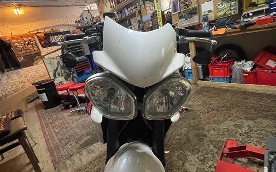Gebrauchtmotorrad Triumph Street Triple - Bild 4