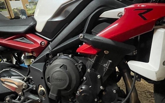 Gebrauchtmotorrad Triumph Street Triple - Bild 7