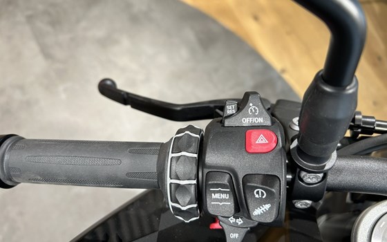 Gebrauchtmotorrad BMW F 900 R - Bild 8