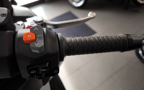 Gebrauchtmotorrad Kymco AK 575i ABS Premium - Bild 13