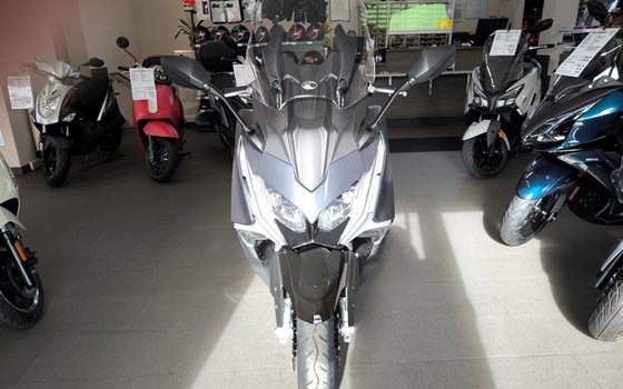 Gebrauchtmotorrad Kymco AK 575i ABS Premium - Bild 3