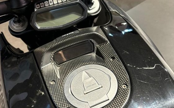 Gebrauchtmotorrad Ducati Diavel Carbon - Bild 2