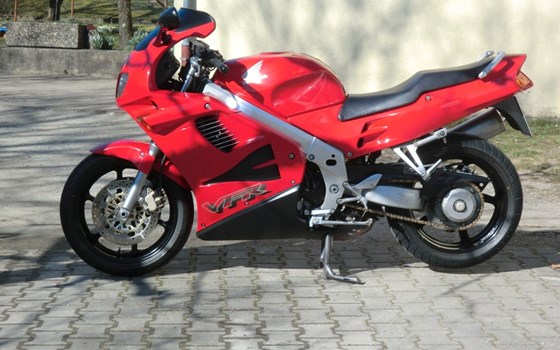Gebrauchtmotorrad Honda VFR 750 - Bild 2