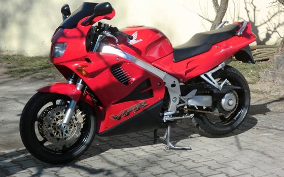 Gebrauchtmotorrad Honda VFR 750 - Bild 3