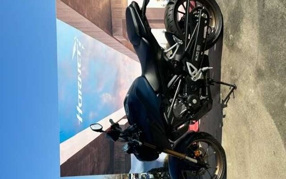 Gebrauchtmotorrad Honda CB125R - Bild 2