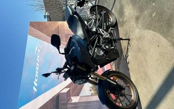 Gebrauchtmotorrad Honda CB125R - Bild 3