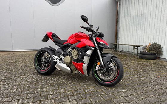 Gebrauchtmotorrad Ducati Streetfighter V4 - Bild 2