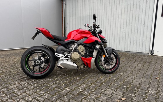Gebrauchtmotorrad Ducati Streetfighter V4 - Bild 3