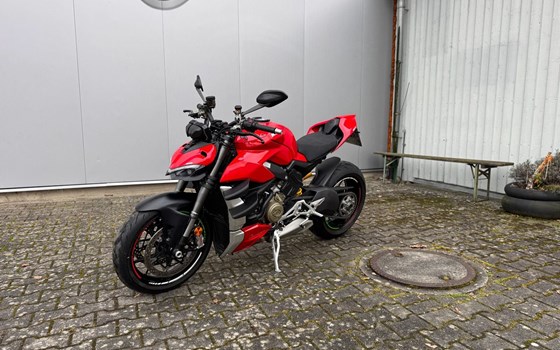 Gebrauchtmotorrad Ducati Streetfighter V4 - Bild 5
