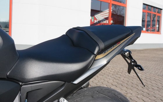 Gebrauchtmotorrad Honda CB 1000 R - Bild 22