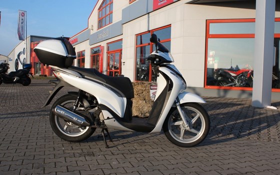 Gebrauchtmotorrad Honda SH125i - Bild 3