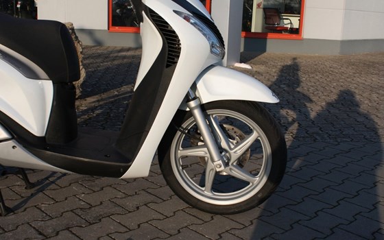 Gebrauchtmotorrad Honda SH125i - Bild 5