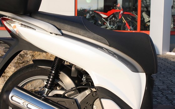 Gebrauchtmotorrad Honda SH125i - Bild 8