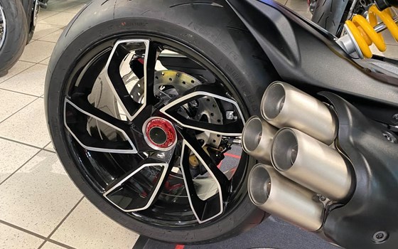 Neufahrzeug Ducati Diavel V4 - Bild 17