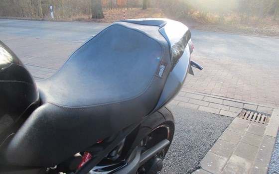 Gebrauchtmotorrad Triumph Speed Triple 1050 - Bild 13