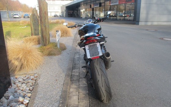 Gebrauchtmotorrad Triumph Speed Triple 1050 - Bild 8