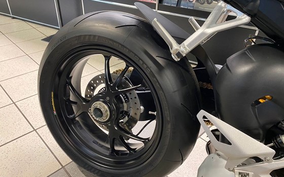 Gebrauchtmotorrad Ducati Streetfighter V4 S - Bild 9