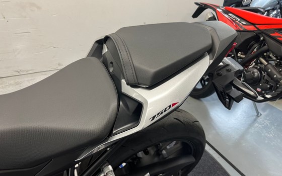 Gebrauchtmotorrad Honda CB750 Hornet - Bild 6