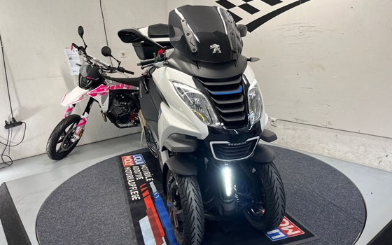 Gebrauchtmotorrad Peugeot Metropolis 400 - Bild 13