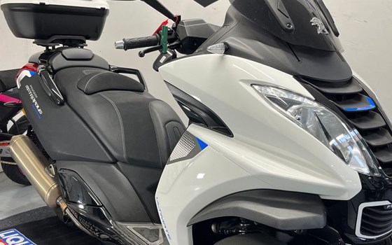 Gebrauchtmotorrad Peugeot Metropolis 400 - Bild 14