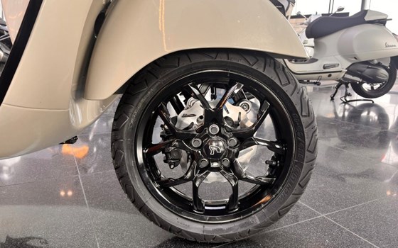 Neufahrzeug Vespa GTS 310 - Bild 10