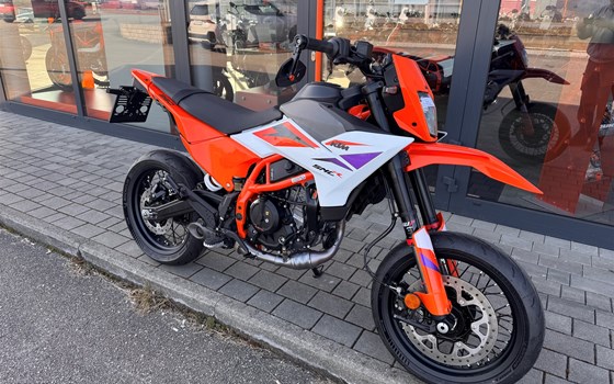 Neufahrzeug KTM 390 SMC R - Bild 1