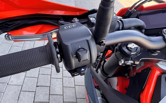 Neufahrzeug KTM 690 SMC R - Bild 8