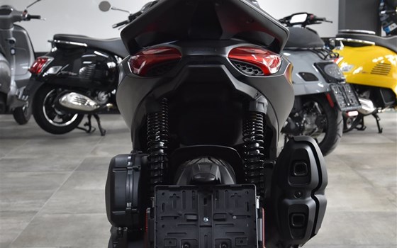 Neufahrzeug Piaggio Beverly 400 S - Bild 4