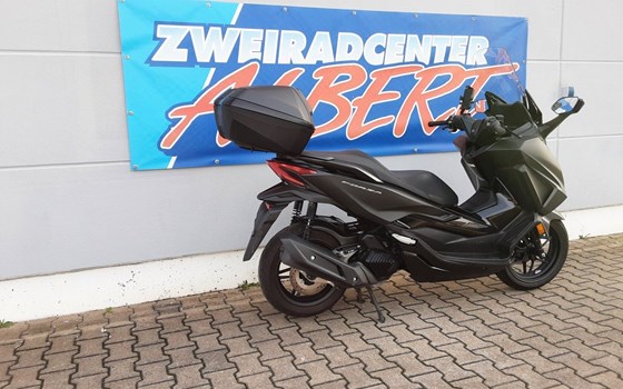 Gebrauchtmotorrad Honda Forza 125 - Bild 1