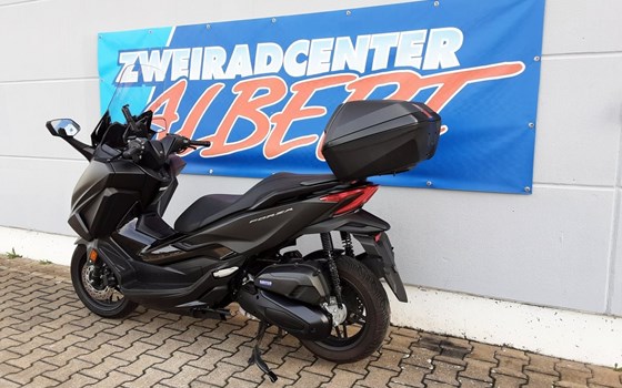 Gebrauchtmotorrad Honda Forza 125 - Bild 7