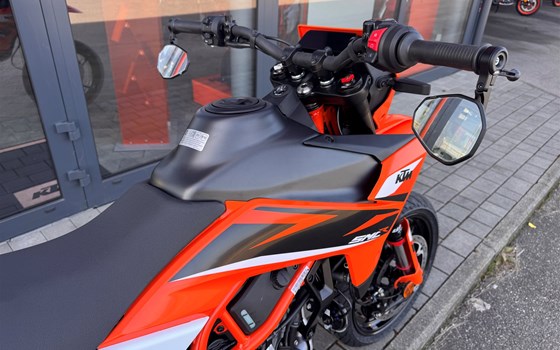 Neufahrzeug KTM 125 SMC R - Bild 9