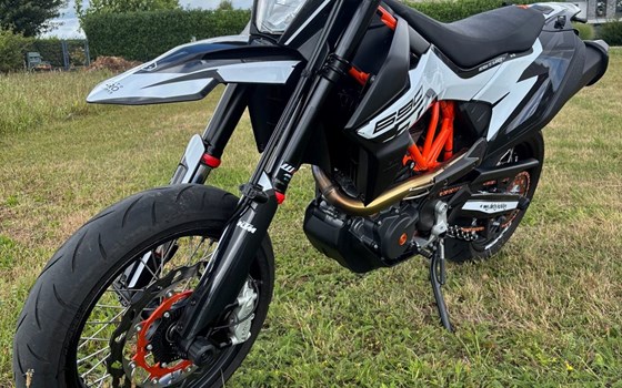 Gebrauchtmotorrad KTM 690 Supermoto R - Bild 8