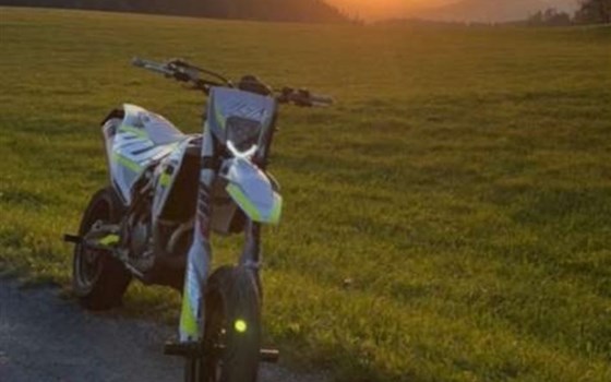 Gebrauchtmotorrad Husqvarna FE 450 - Bild 1