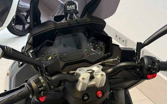 Gebrauchtmotorrad Peugeot Metropolis GT - Bild 12