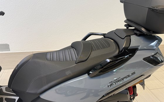 Gebrauchtmotorrad Peugeot Metropolis GT - Bild 9