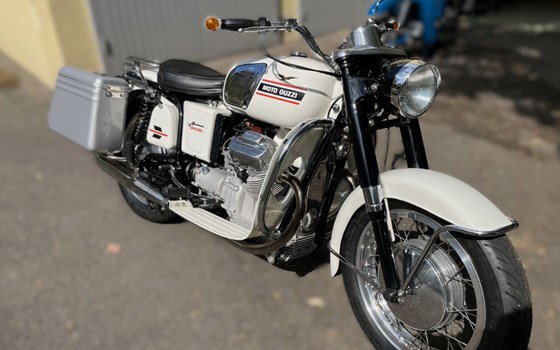 Gebrauchtmotorrad Moto Guzzi V7 700 - Bild 1