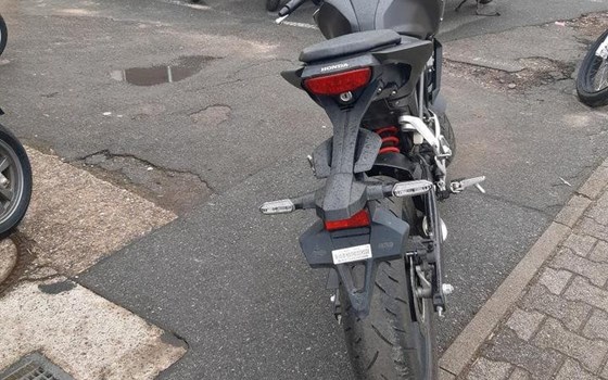 Gebrauchtmotorrad Honda CB125R - Bild 6