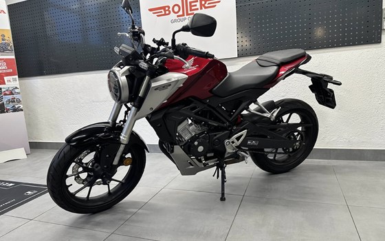 Motorrad Occasion Honda CB125R - Bild 3