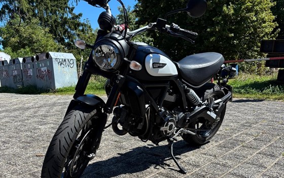 Gebrauchtmotorrad Ducati Scrambler Icon Dark - Bild 1