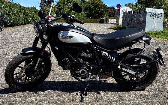 Gebrauchtmotorrad Ducati Scrambler Icon Dark - Bild 9