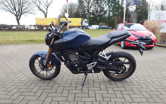 Gebrauchtmotorrad Honda CB125R - Bild 2