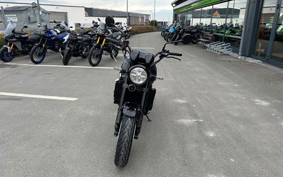 Neufahrzeug Kawasaki Z900 RS Black Ball Edition - Bild 2