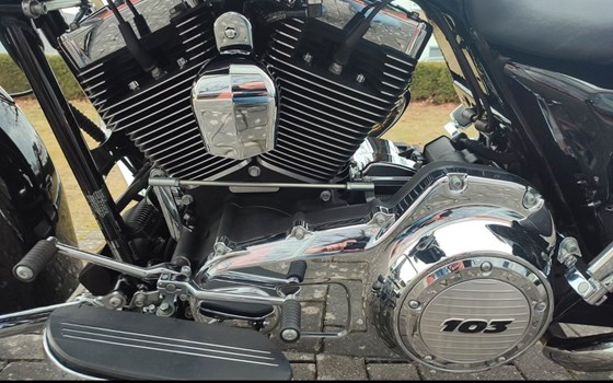 Gebrauchtmotorrad Harley-Davidson Touring Electra Glide Standard FLHT - Bild 10