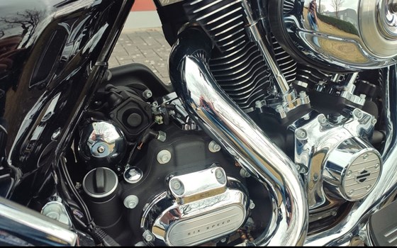 Gebrauchtmotorrad Harley-Davidson Touring Electra Glide Standard FLHT - Bild 11