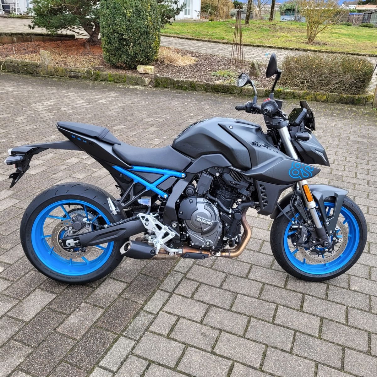 Suzuki GSX-8S