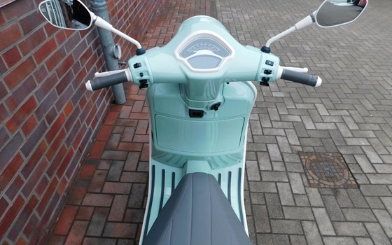 Neufahrzeug Vespa GTS 125 - Bild 10